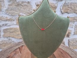 Collier fin à pendentif cylindrique en perles de v